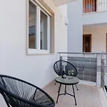 Vakantiehuis Black And White Otranto