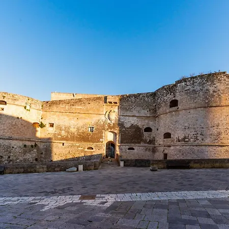 Black And White * Otranto